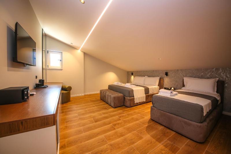Comfort Boutique Hotel - image 15
