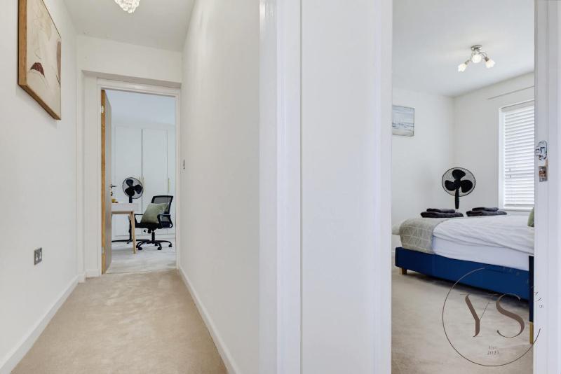 Stylish 4-Bedroom Retreat in Birmingham - image 14