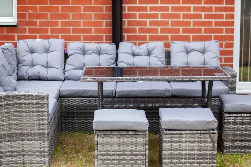 Stylish 4-Bedroom Retreat in Birmingham - image 12