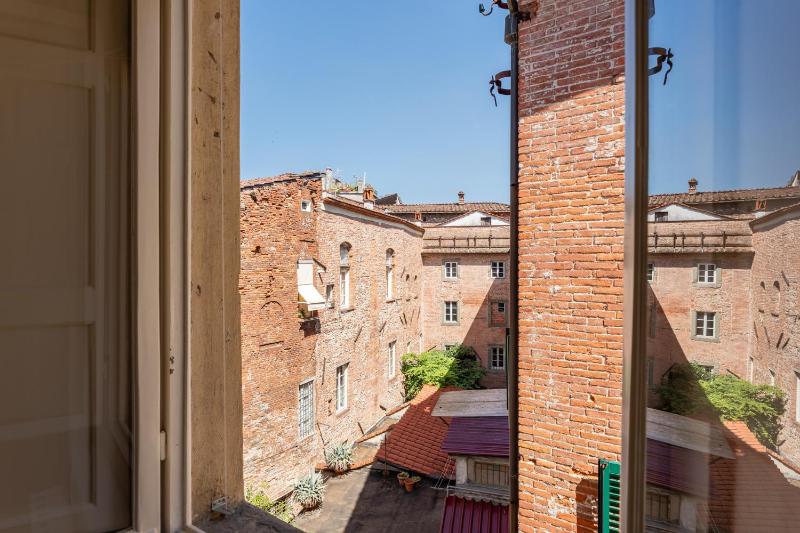 Casa Momo - Modern stay in the heart of Lucca - image 15