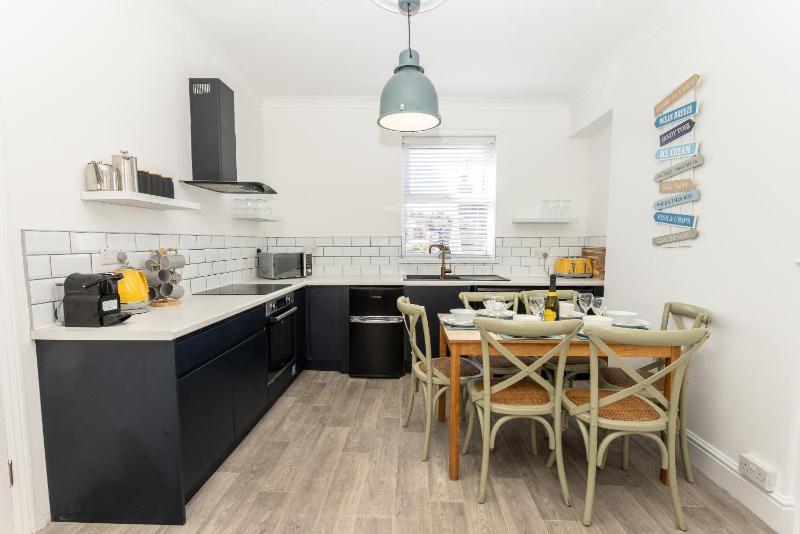 Ivydene - 3 bedroom house -Tenby - image 35