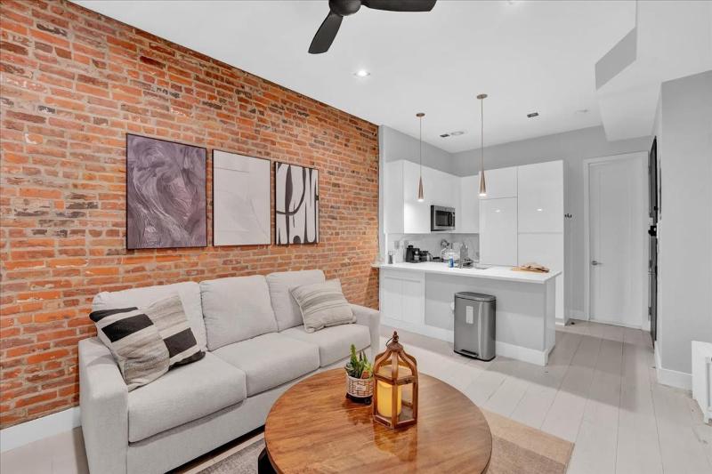 Modern West Village 1BR Garden steps to subway - image 16