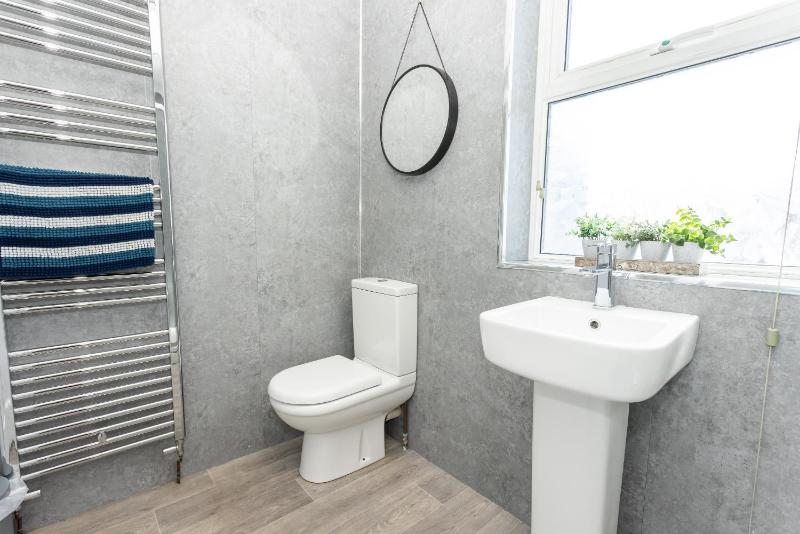 Ivydene - 3 bedroom house -Tenby - image 14