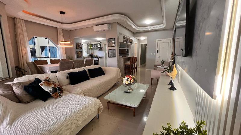 Spacious modern and comfortable apartment - image 30