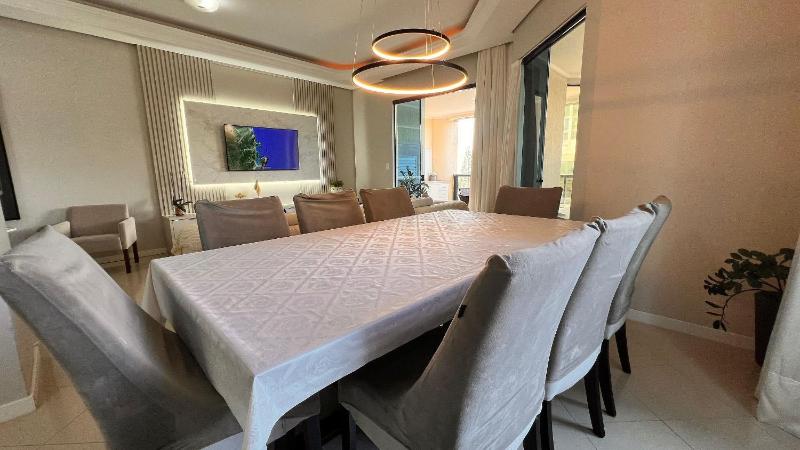 Spacious modern and comfortable apartment - image 31