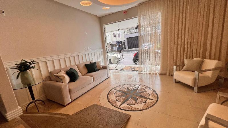 Spacious modern and comfortable apartment - image 10