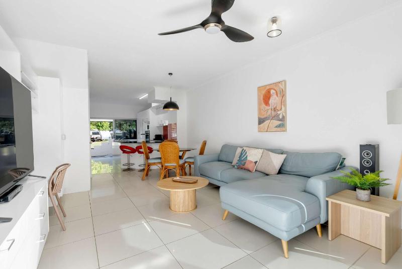 Lagoon Glow - Resort-Style Haven by Four Mile Beach - image 8