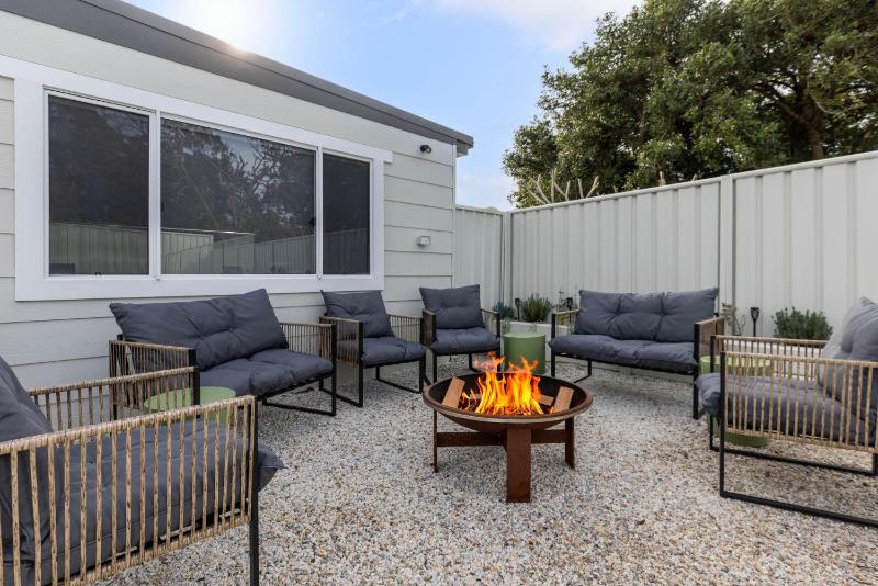 Samphire House - Fireplace with Heated Swimming Pool - image 42