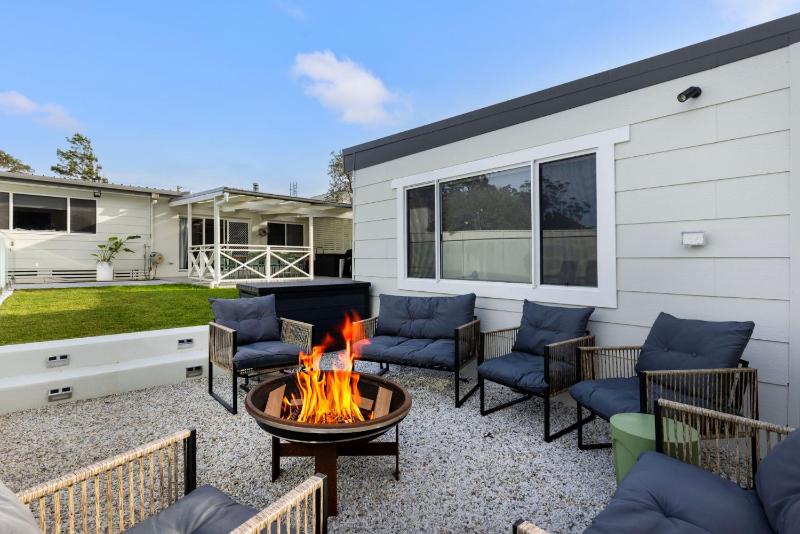 Samphire House - Fireplace with Heated Swimming Pool - image 44