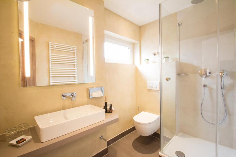 Standard Double Room image 2