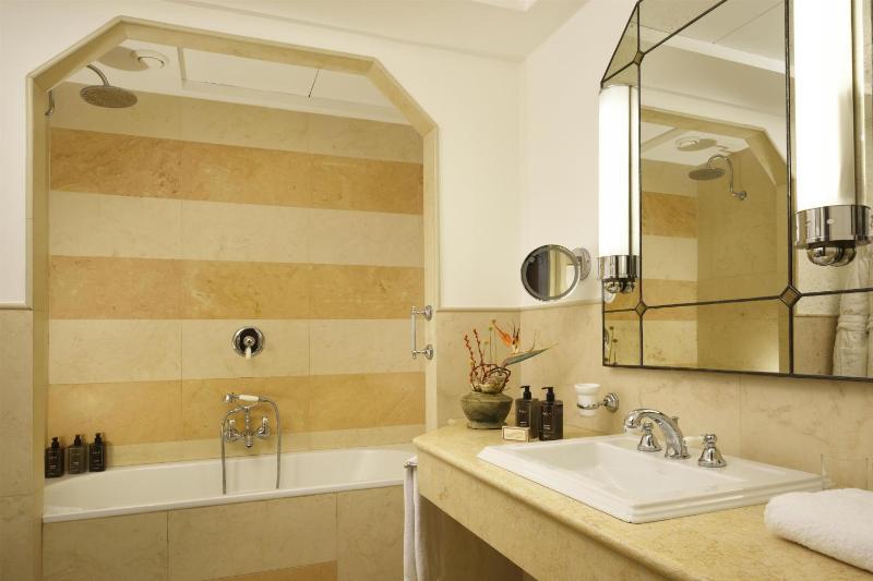 Grand Hotel Savoia Genova Curio Collection by Hilton - image 37