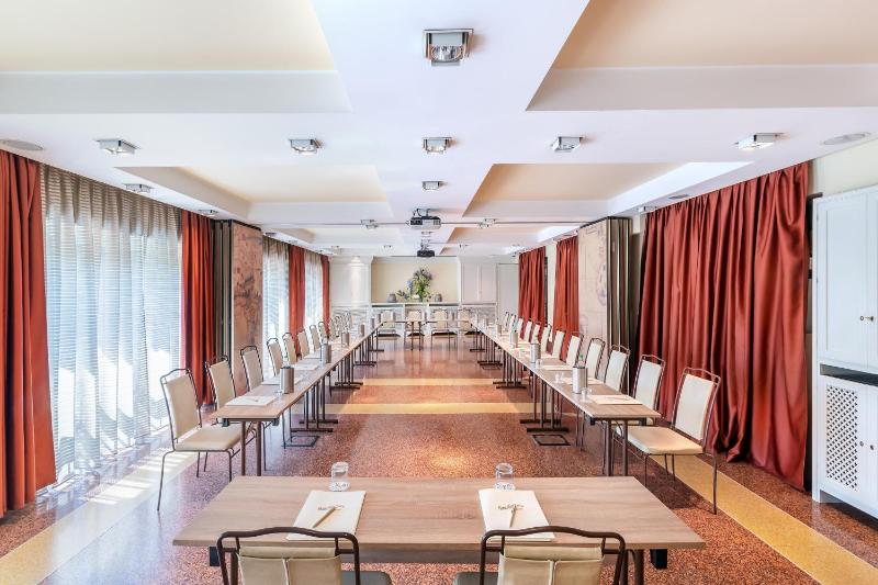 Grand Hotel Savoia Genova Curio Collection by Hilton - image 44