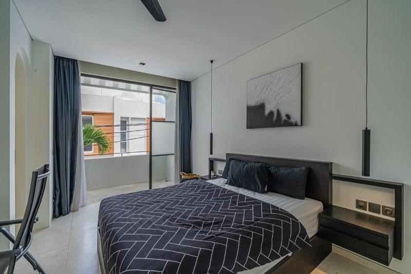 Luxe at Umalas - Tropical 3BR Villa in the Heart of Umalas - image 26
