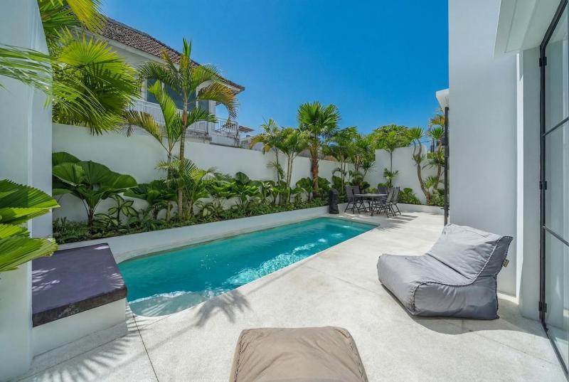 Luxe at Umalas - Tropical 3BR Villa in the Heart of Umalas - image 8