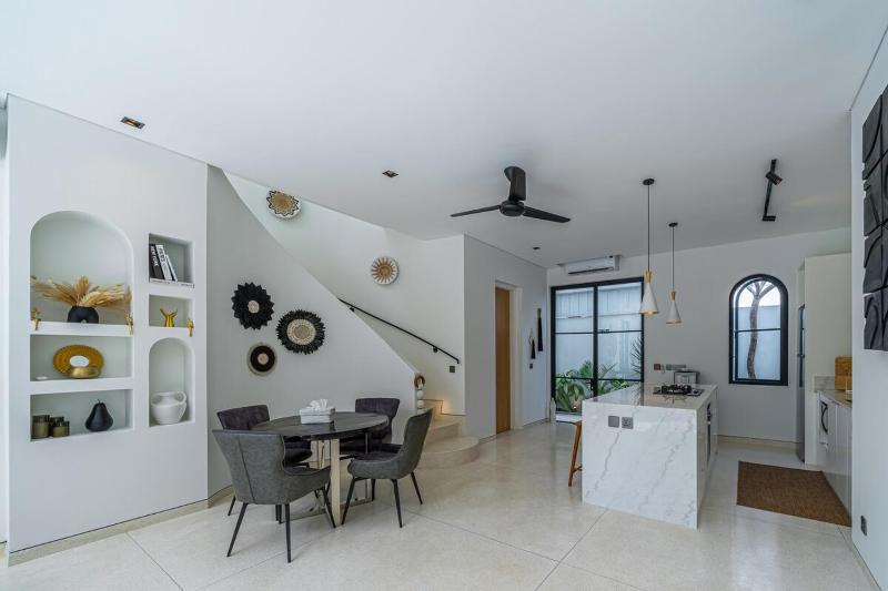 Luxe at Umalas - Tropical 3BR Villa in the Heart of Umalas - image 18