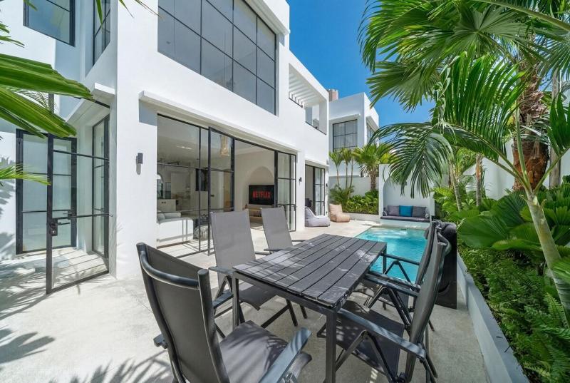 Luxe at Umalas - Tropical 3BR Villa in the Heart of Umalas - image 6