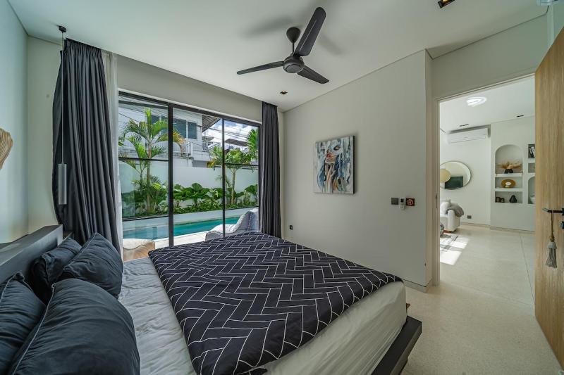 Luxe at Umalas - Tropical 3BR Villa in the Heart of Umalas - image 41