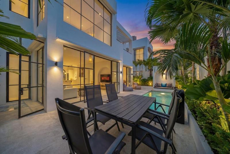 Luxe at Umalas - Tropical 3BR Villa in the Heart of Umalas - image 24