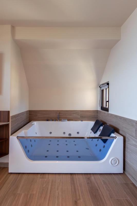 TAYS Hotel - image 33