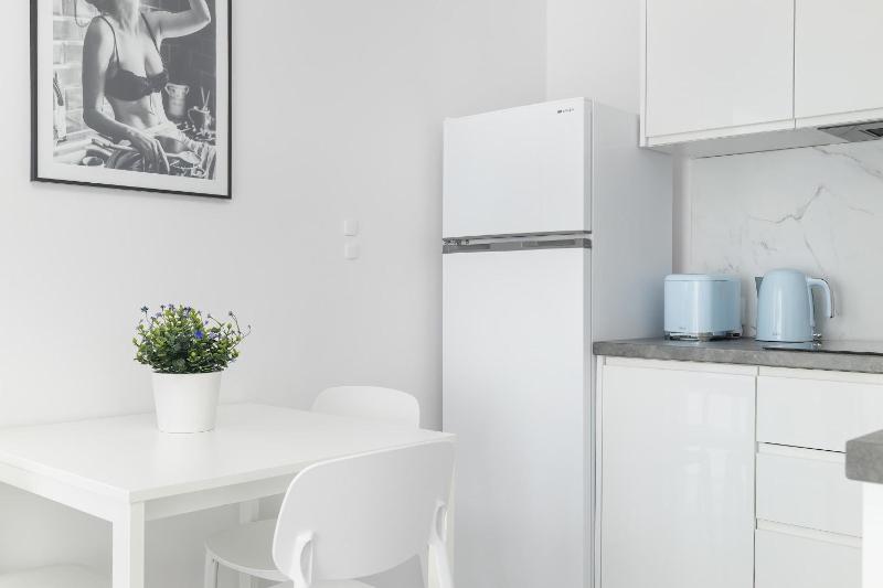 Przestronne Apartamenty Rodzinne z Miejscem do Pracy Zdalnej by Noclegi Renters - image 26