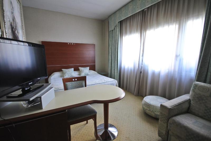 Double Room image 4
