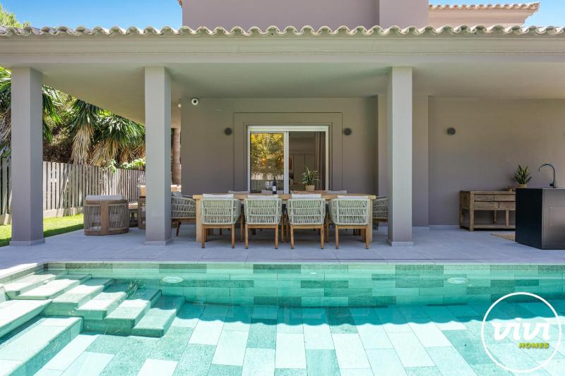ViVi Homes - Villa Sandline - Private Pool - Garden - image 1