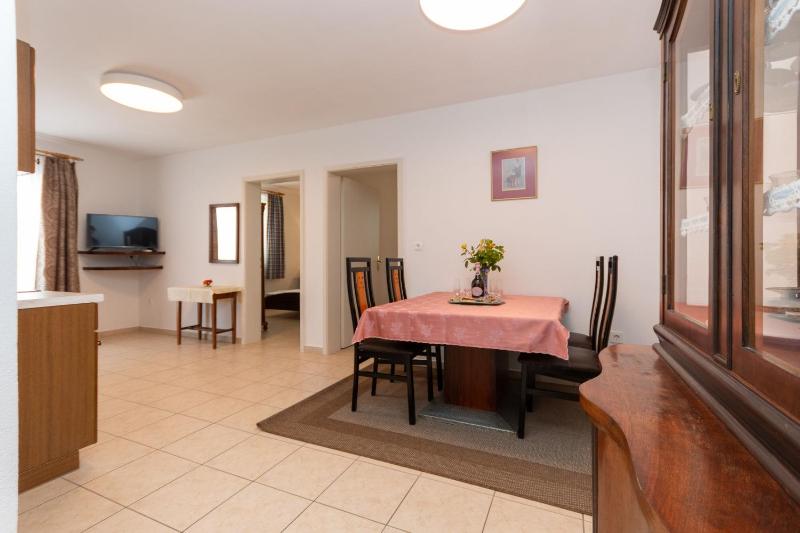 Apartments Antique Ivo - image 48