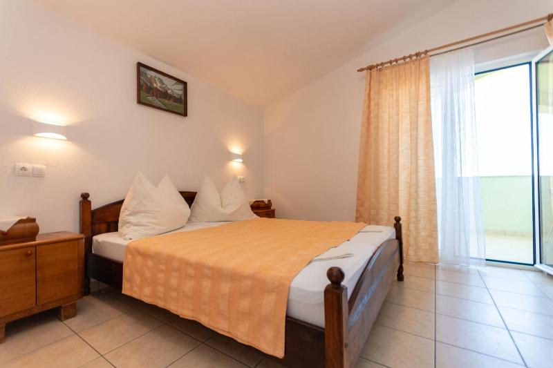 Apartments Antique Ivo - image 37