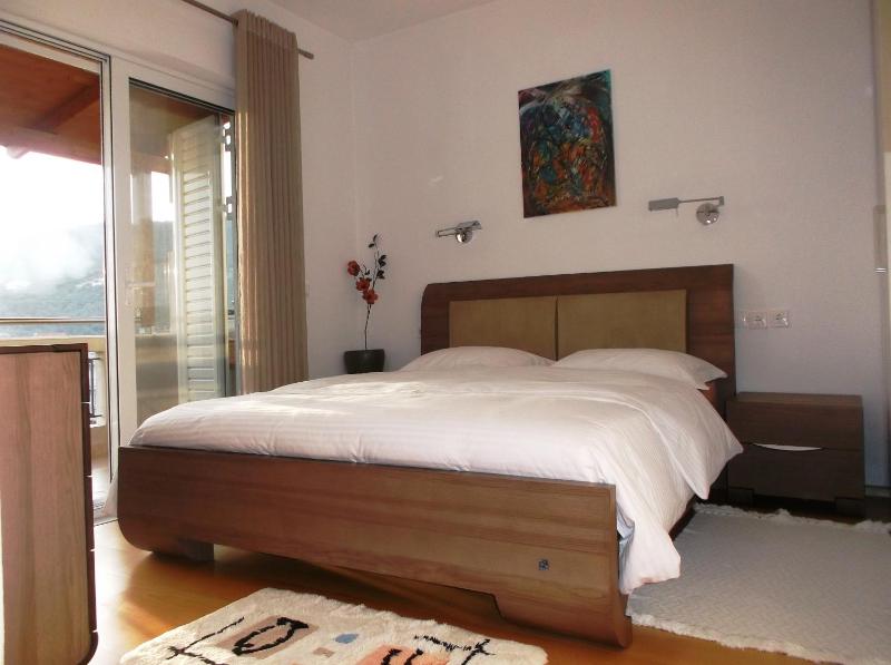 Vanessa House Luxury Apartments - image 8