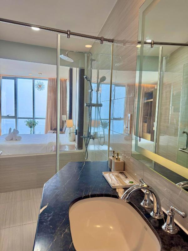 Nha Trang Oceanview Suites - image 16