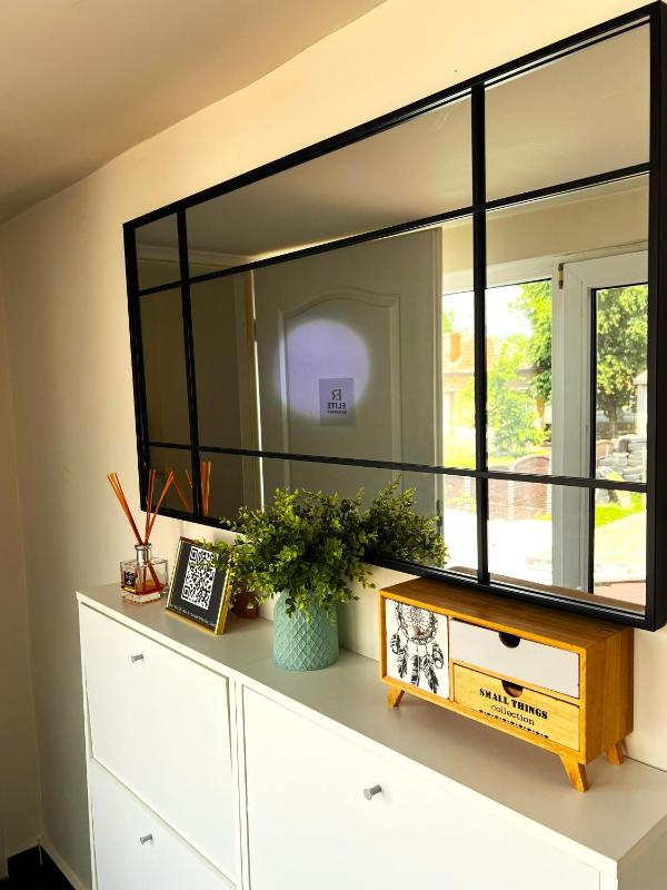 Elite Residence - Modern 2BR - Sleeps 6 - FREE Parking - image 13