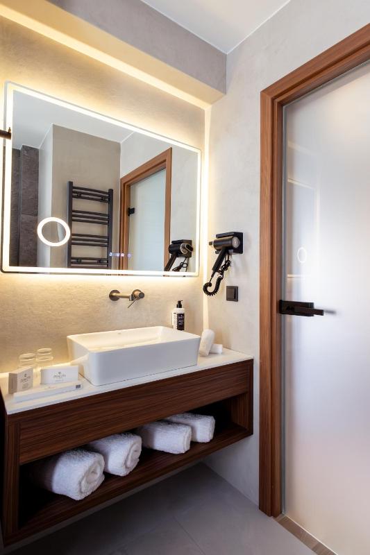 TAYS Hotel - image 34