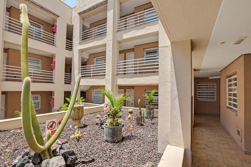 Los Cristianos Plaza Centre suite - image 10