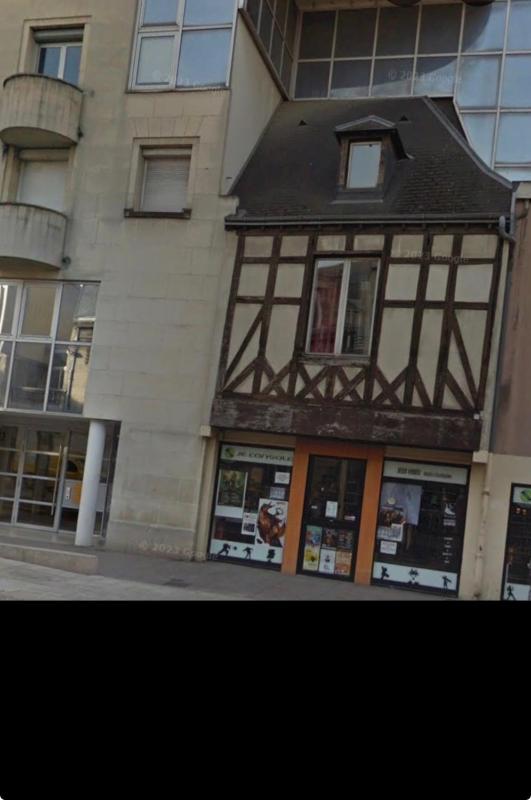 Hyper centre ville de Reims avec parking - image 1