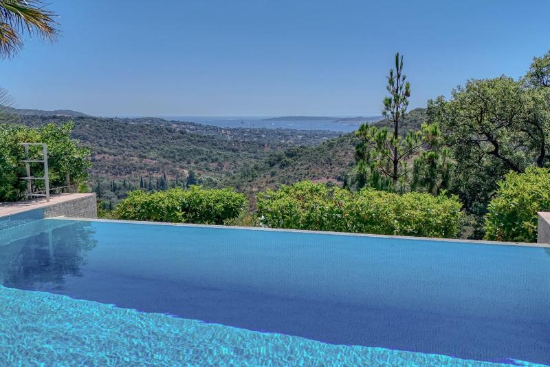 Maison d'architecte vue mer à Grimaud - image 11