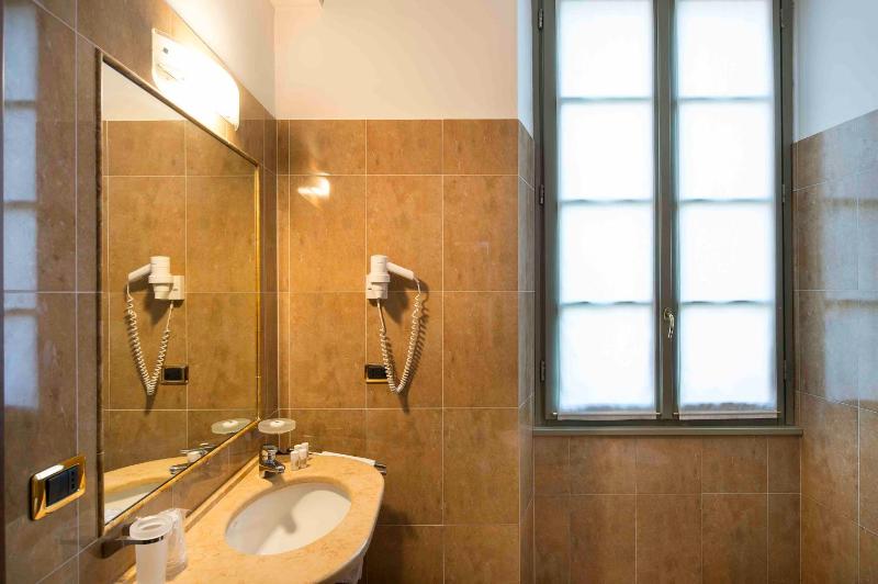 Single Room with Garden View image 3