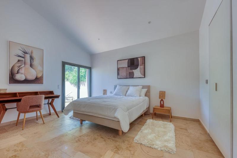 Maison d'architecte vue mer à Grimaud - image 38