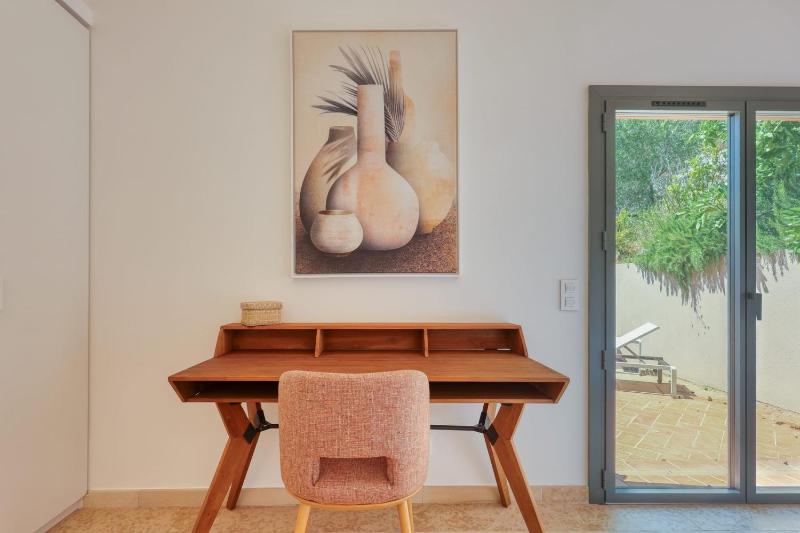Maison d'architecte vue mer à Grimaud - image 15