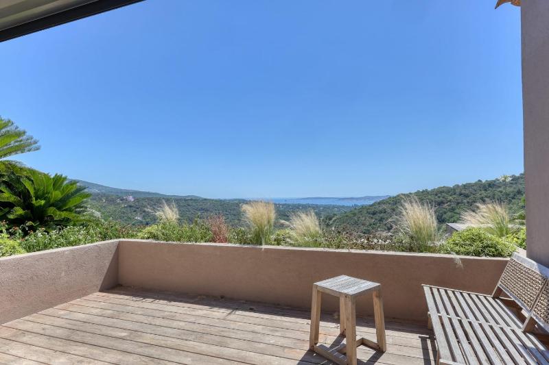 Maison d'architecte vue mer à Grimaud - image 3