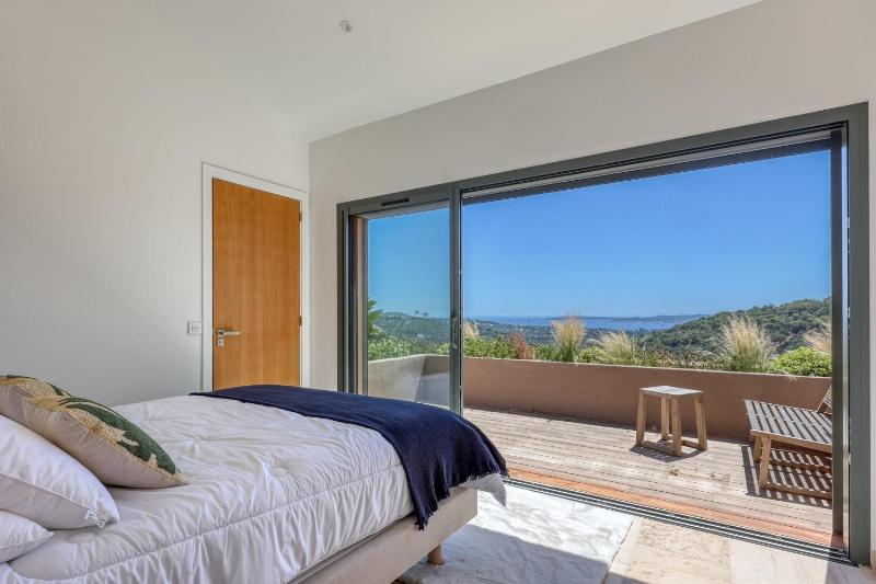 Maison d'architecte vue mer à Grimaud - image 28