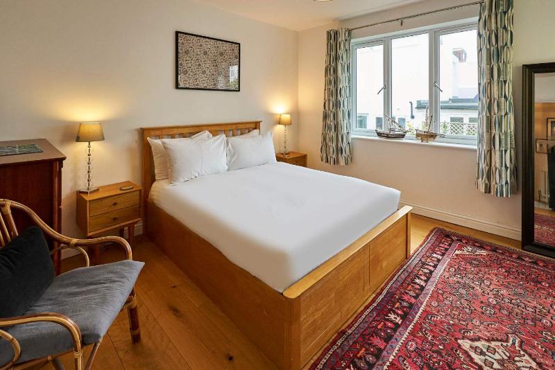 Host & Stay - Yellow House - image 19