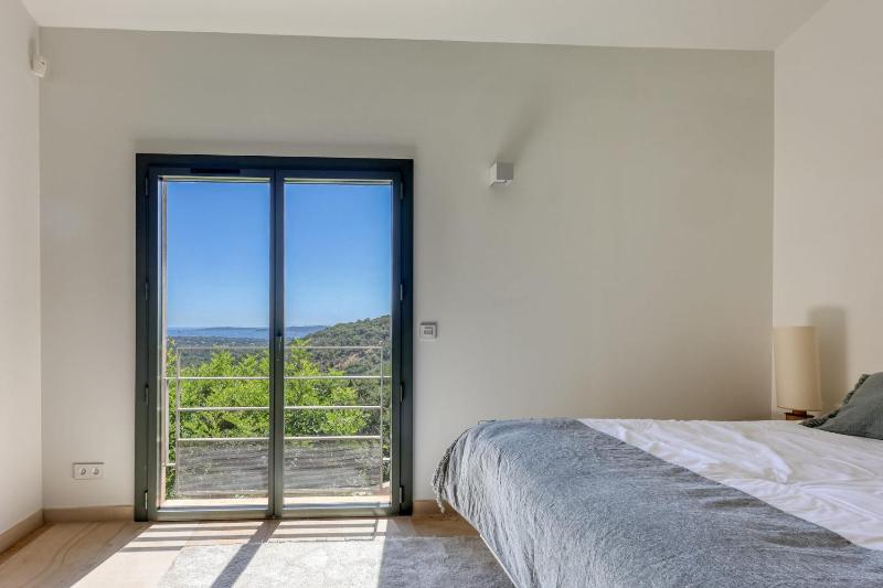 Maison d'architecte vue mer à Grimaud - image 5
