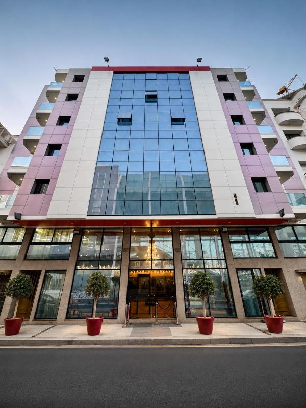 Majliss Hotel Downtown - image 1