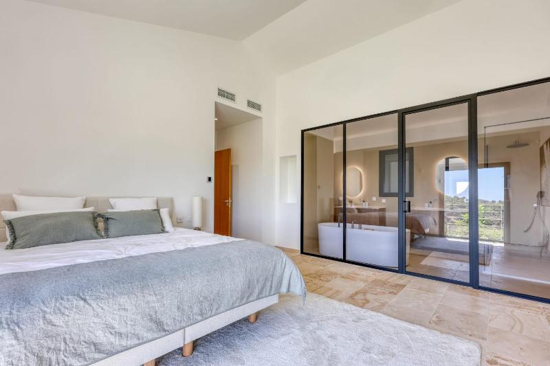 Maison d'architecte vue mer à Grimaud - image 8
