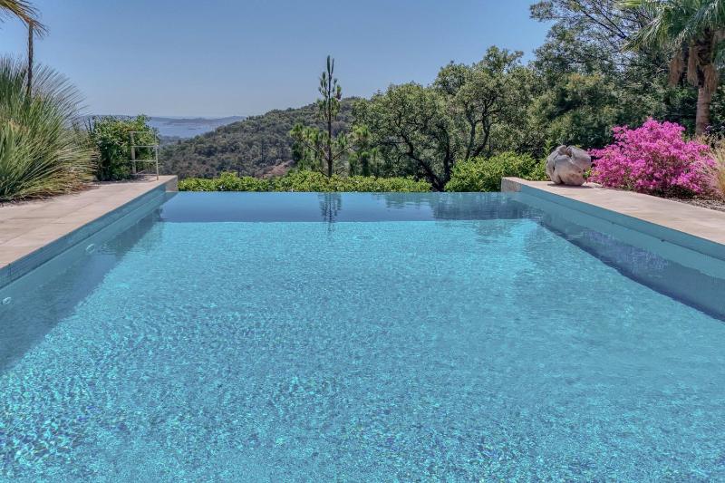 Maison d'architecte vue mer à Grimaud - image 10