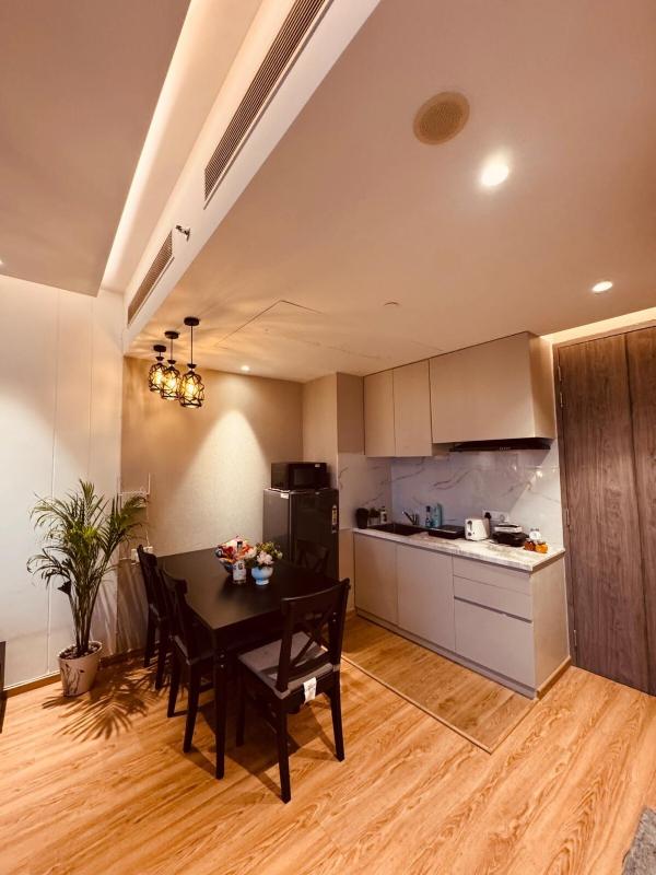 The Quite Corner - image 7