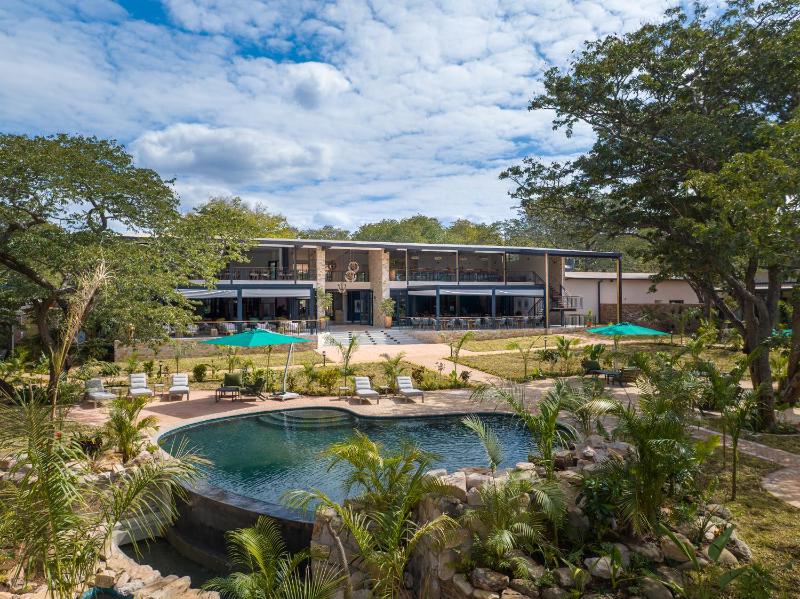 Waterfalls Lodge - image 7