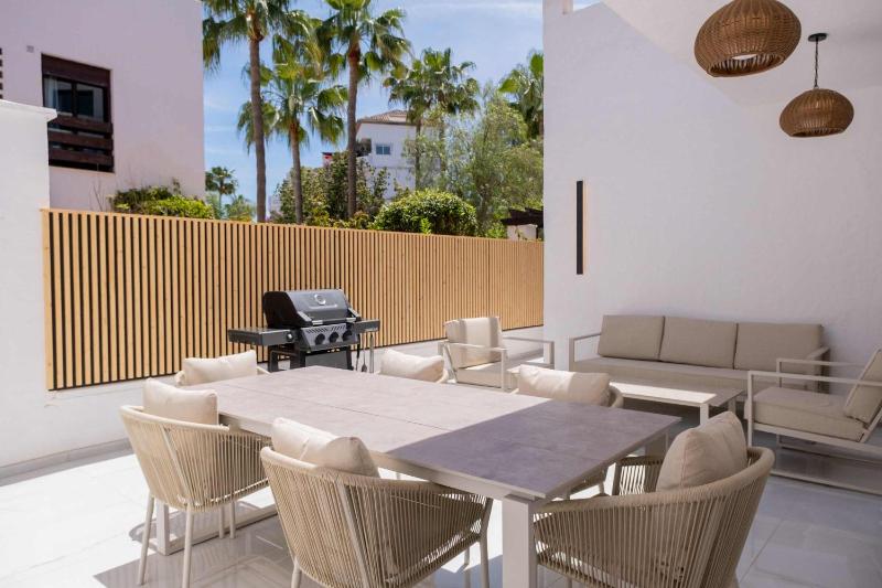 Puerto Banús 3BR Apartment Walk to Beach and Marina - image 16