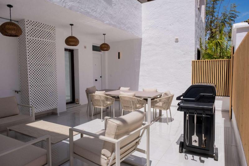 Puerto Banús 3BR Apartment Walk to Beach and Marina - image 41