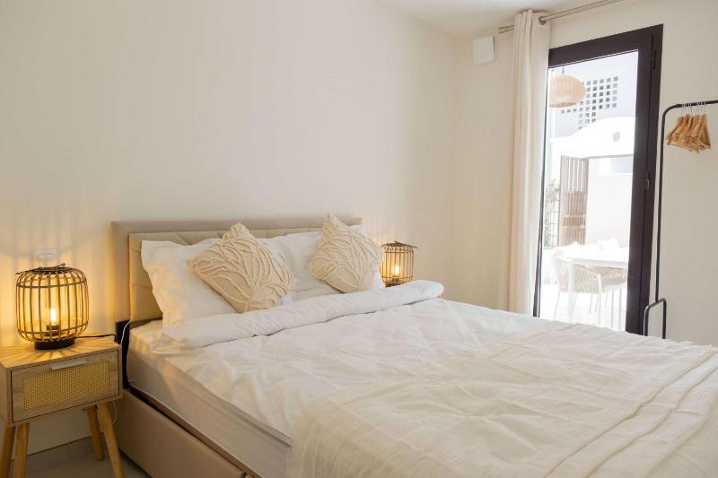 Puerto Banús 3BR Apartment Walk to Beach and Marina - image 40